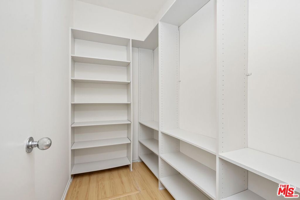 3944 Kentucky Drive 1