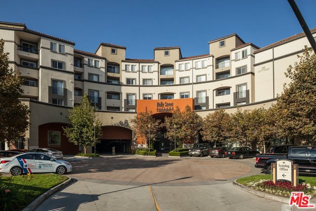 151 E HOLLY Street 2-103