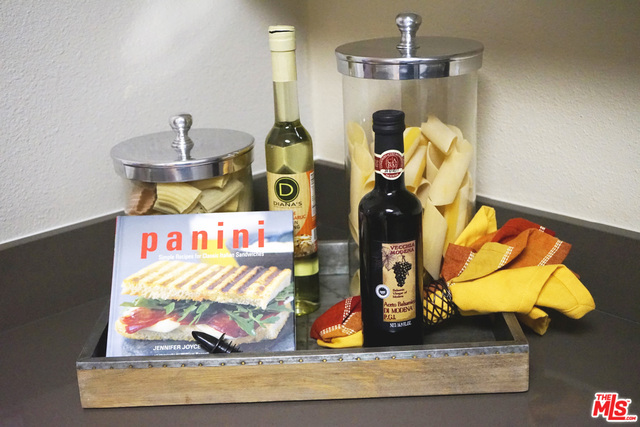 151 E HOLLY Street 2-103