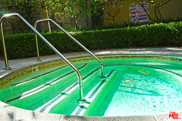 151 E HOLLY Street 2-103