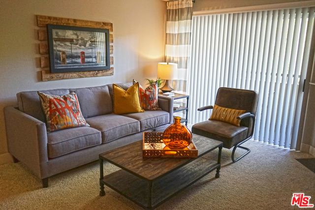 151 E HOLLY Street 2-103