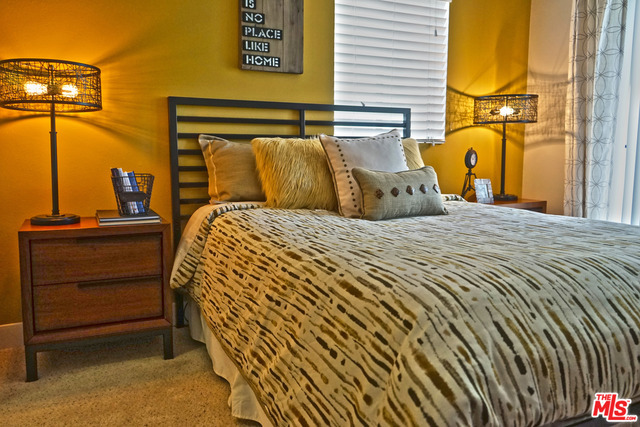 151 E HOLLY Street 2-103