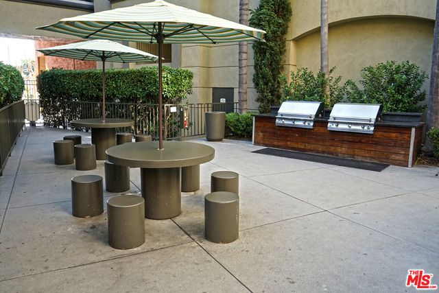 151 E HOLLY Street 2-103