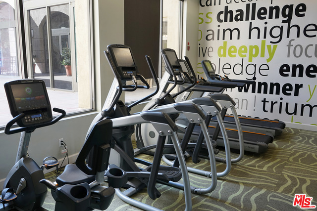 151 E HOLLY Street 2-103