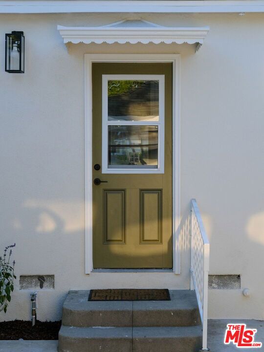 596 N Sierra Madre Boulevard