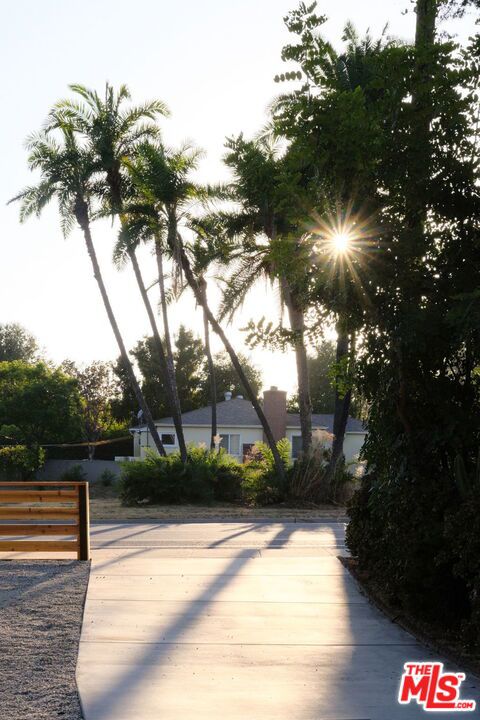 596 N Sierra Madre Boulevard