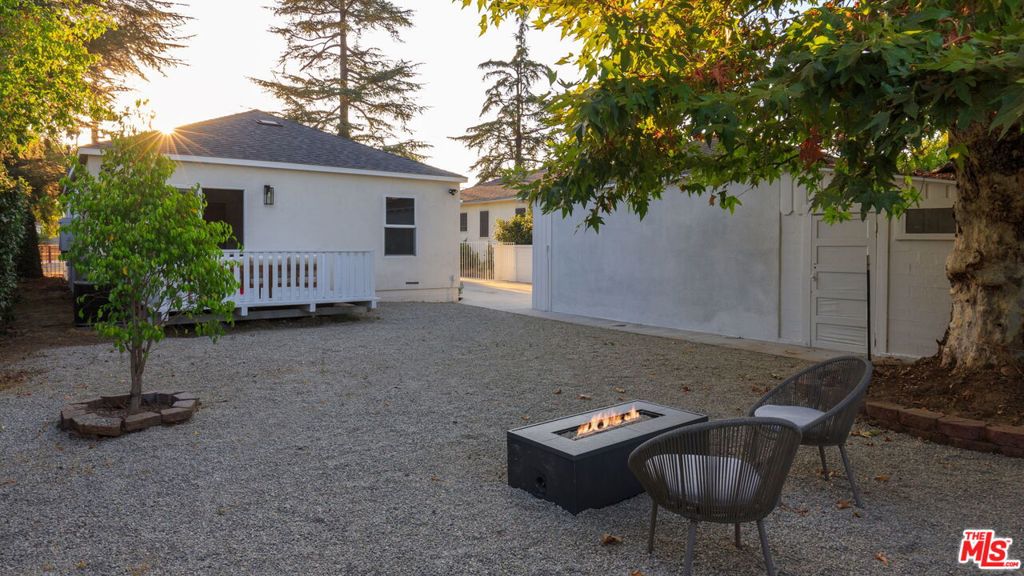 596 N Sierra Madre Boulevard