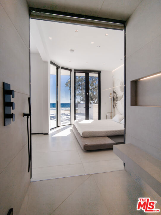 31100 Broad Beach Road