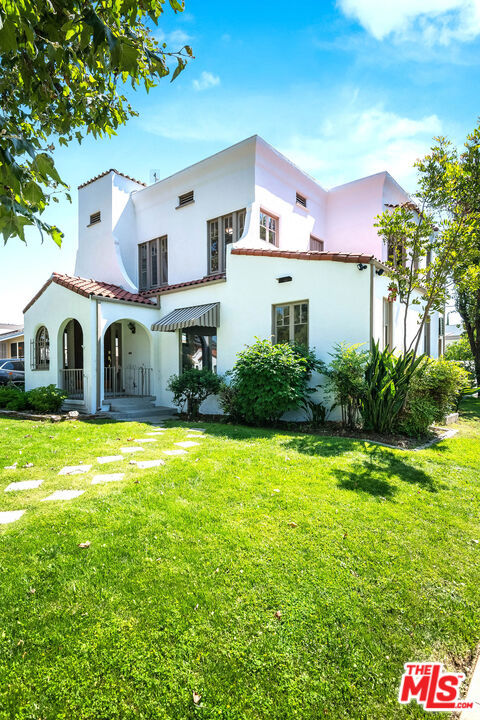 502 N Citrus Avenue
