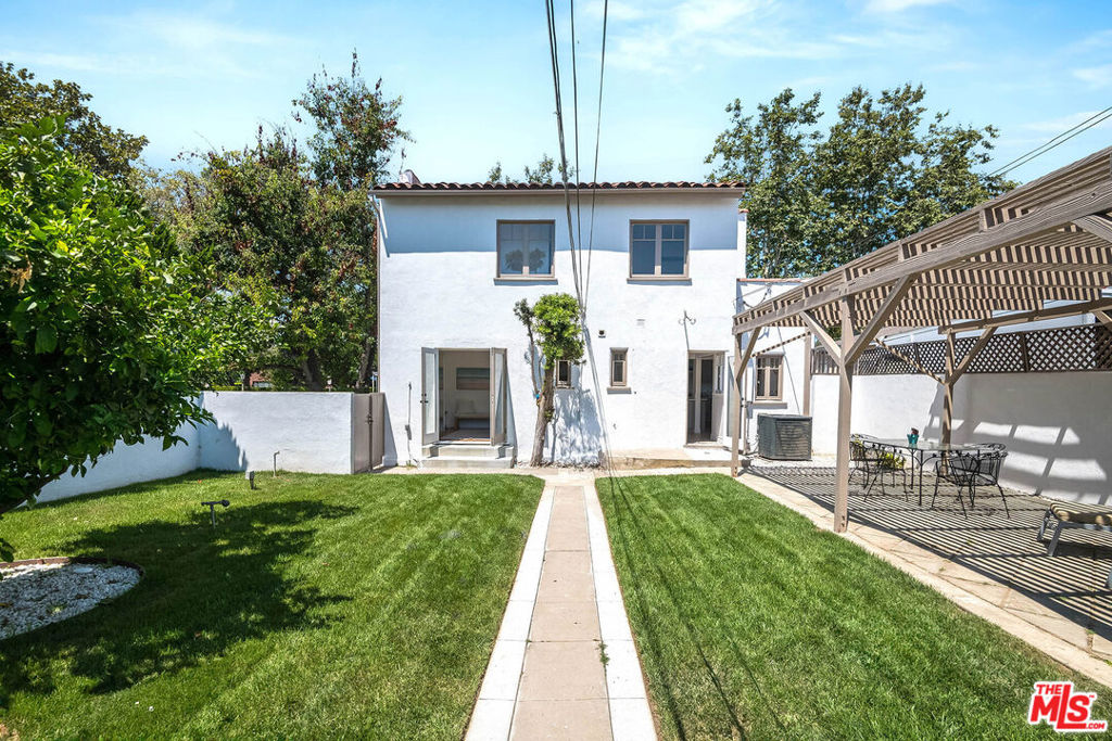 502 N Citrus Avenue