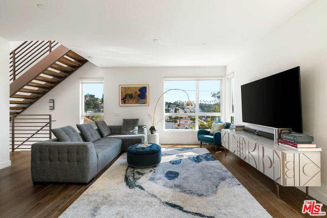 1511 Lake Shore Ave