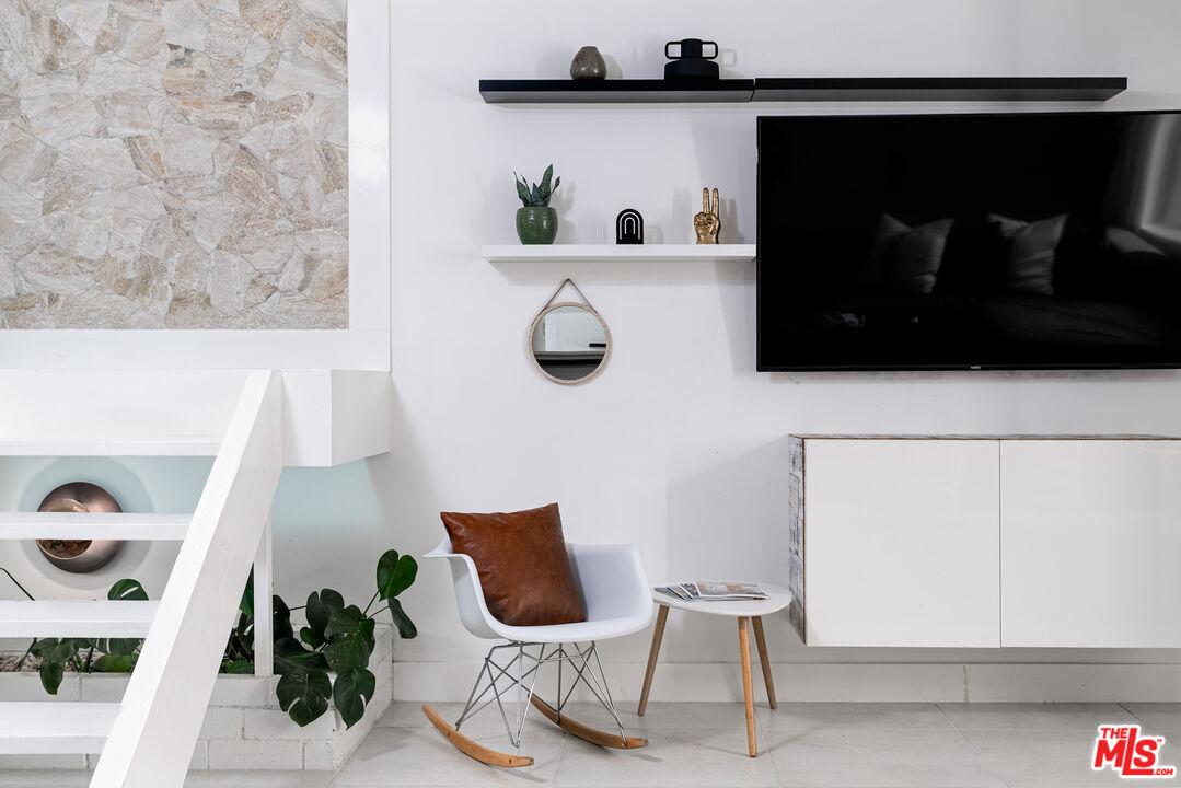 2246 N Indian Canyon Dr Unit: D