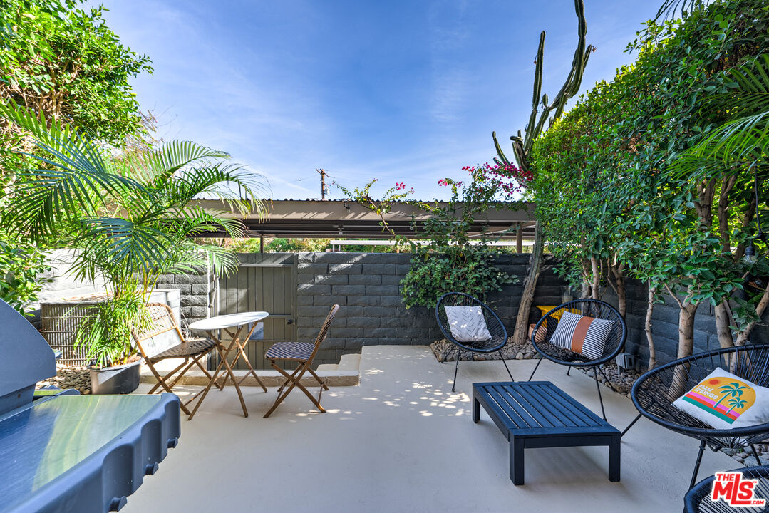 2246 N Indian Canyon Dr Unit: D