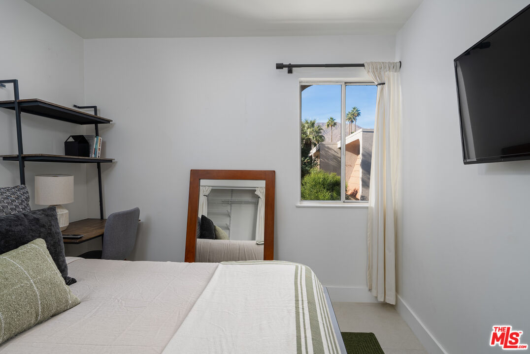 2246 N Indian Canyon Dr Unit: D