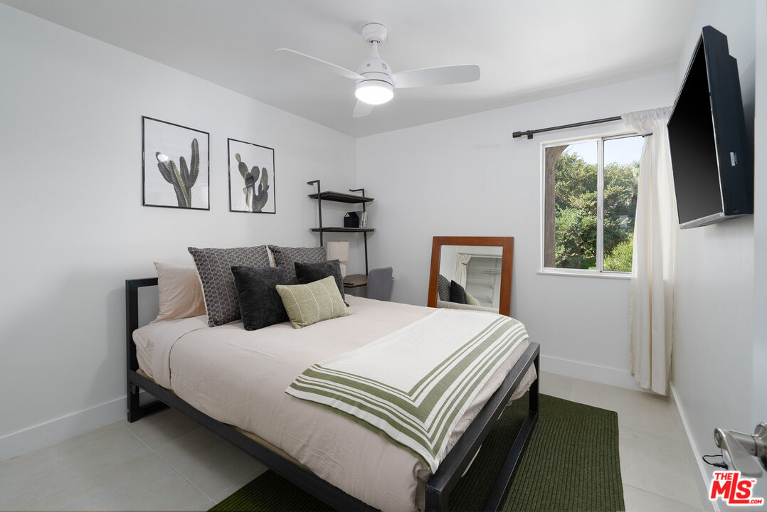 2246 N Indian Canyon Dr Unit: D