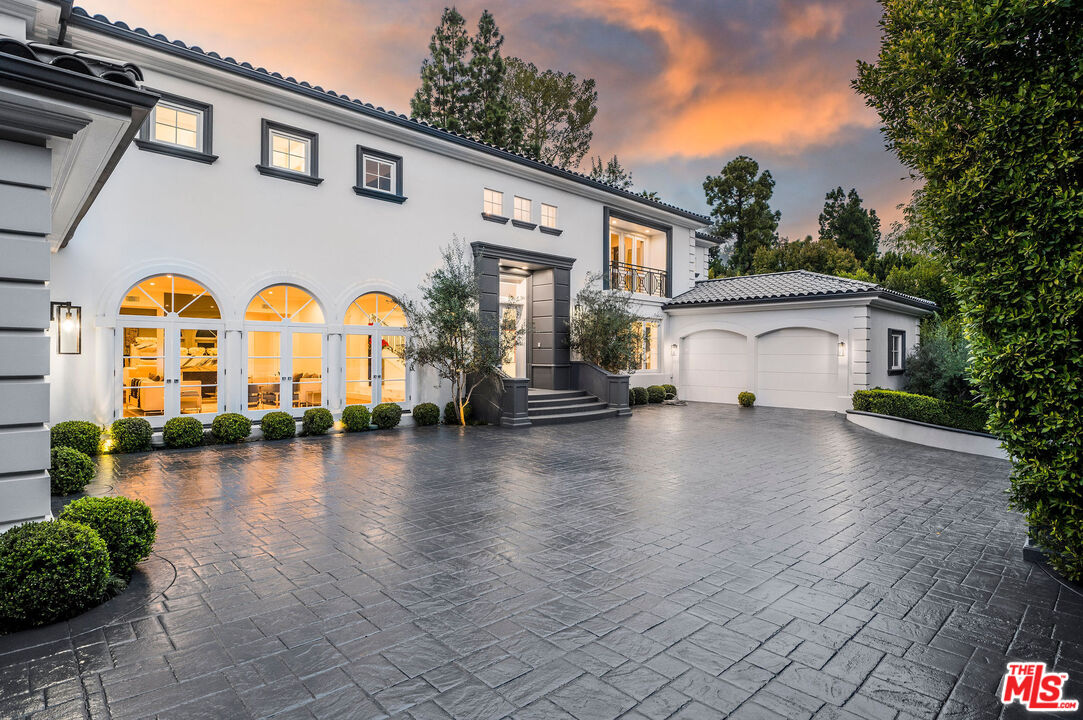 1041 Laurel Way