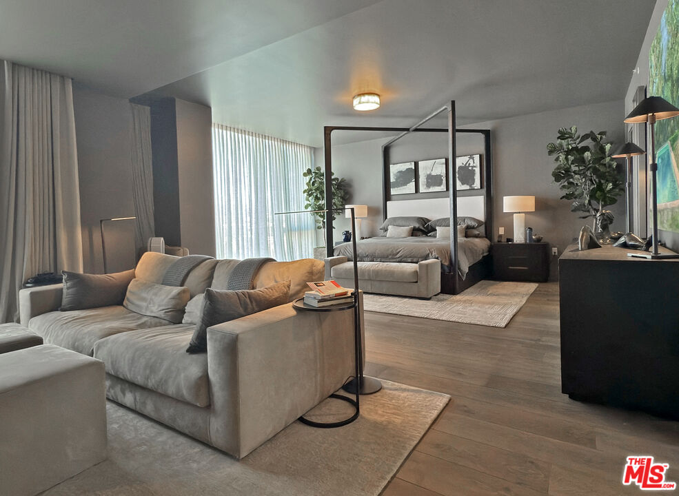 9000 W 3rd Street Unit: 801