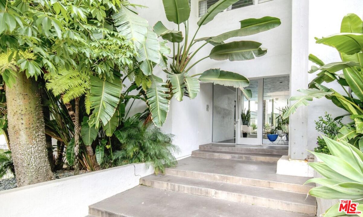 1145 Larrabee St Unit: 20