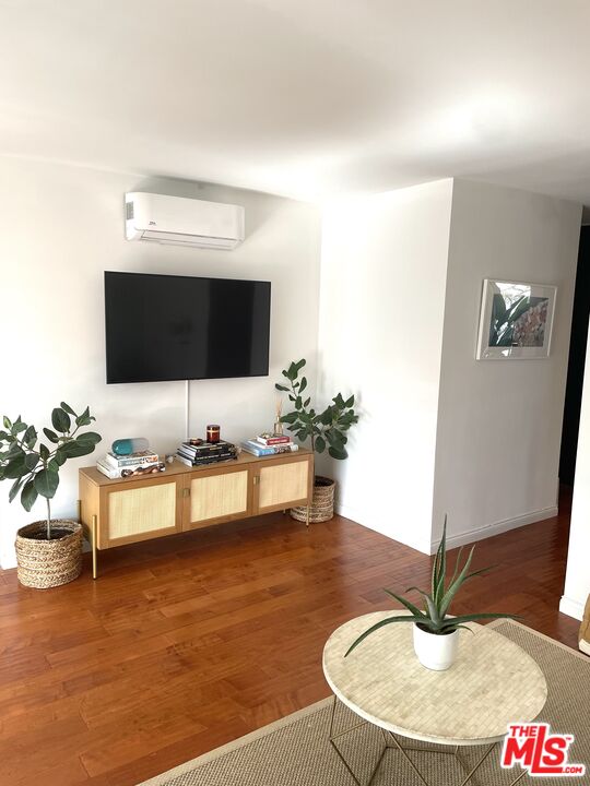 1145 Larrabee St Unit: 20