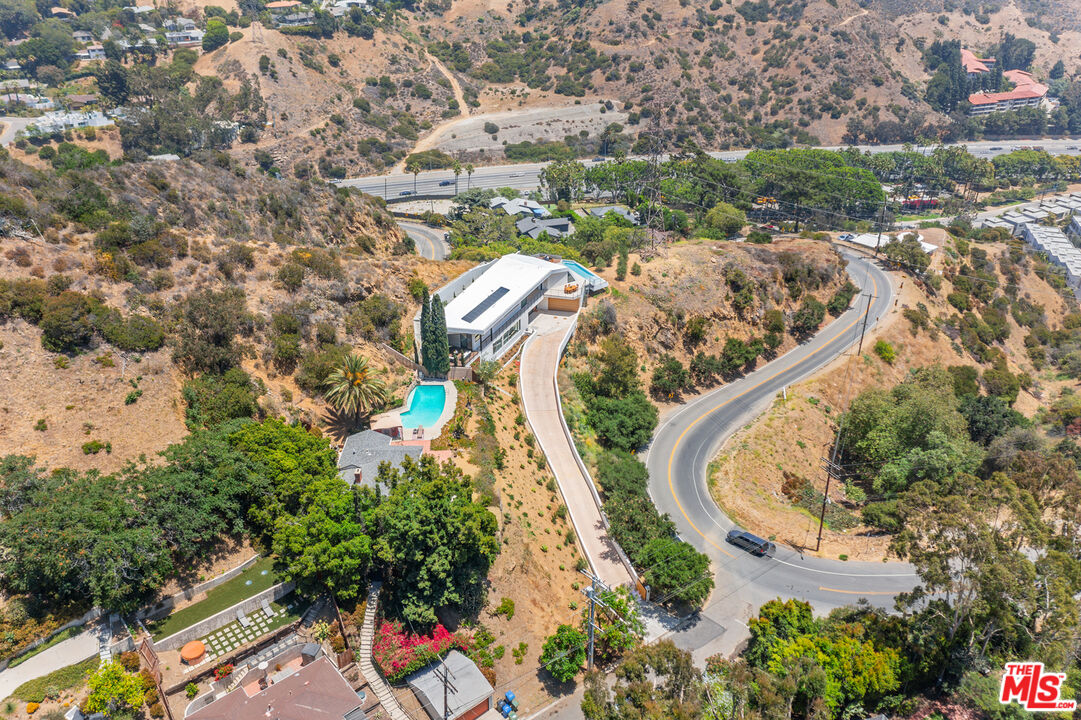 6825 Mulholland