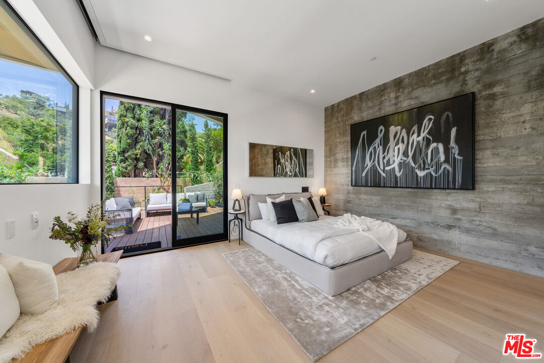 6825 Mulholland