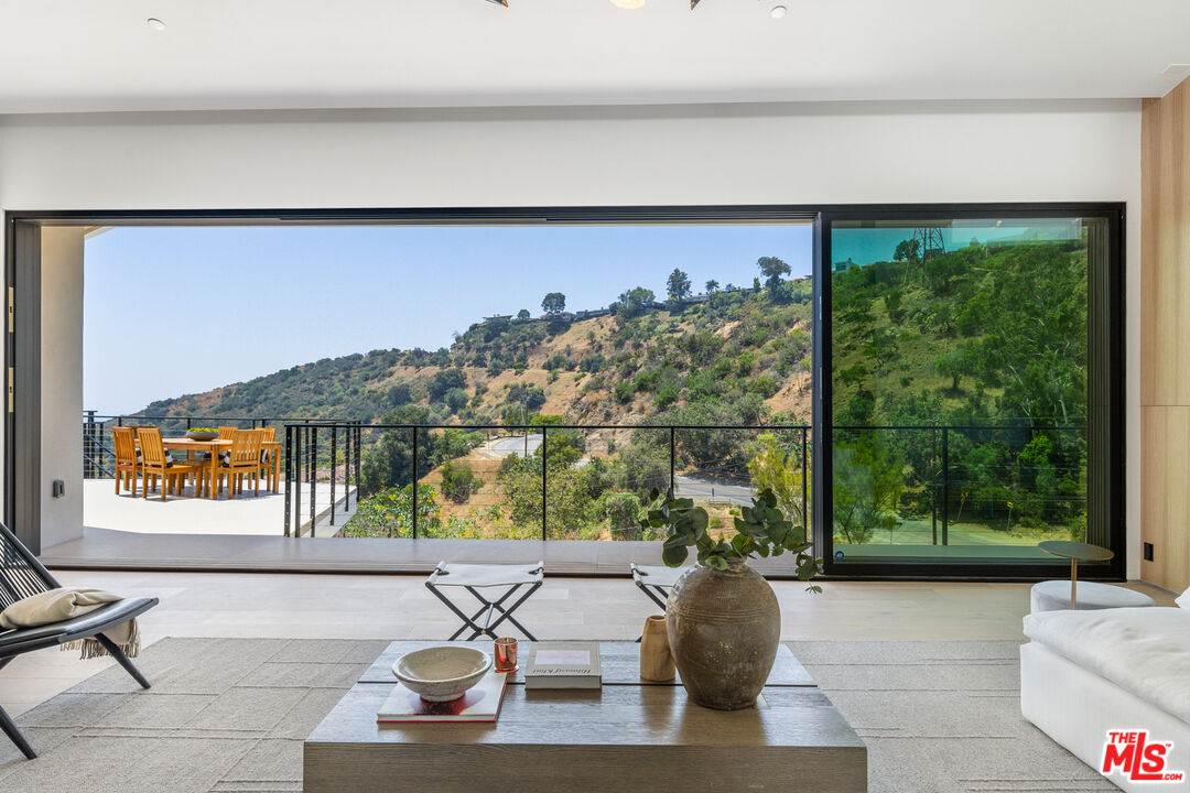 6825 Mulholland