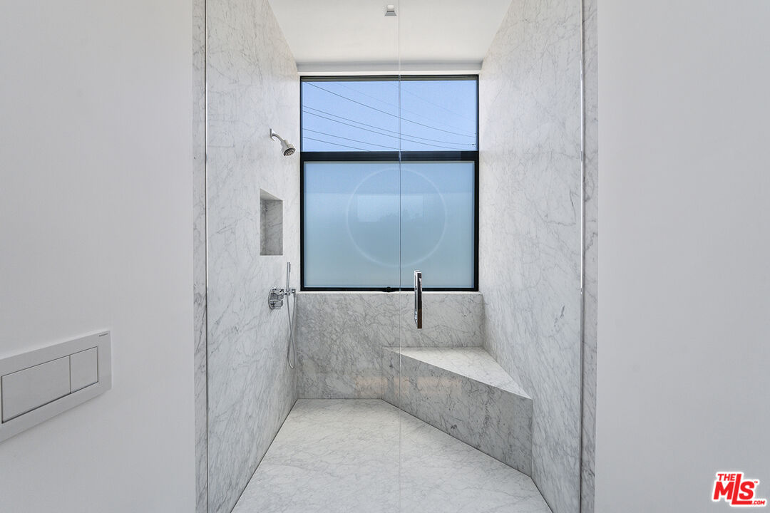 6825 Mulholland