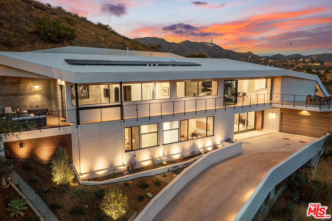 6825 Mulholland