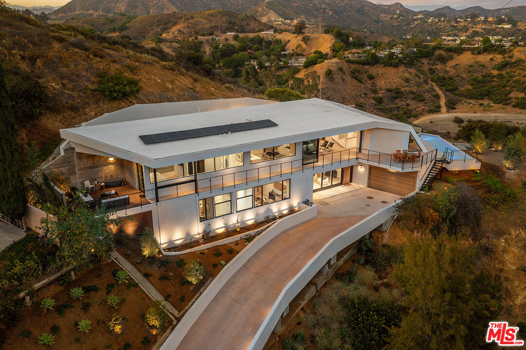 6825 Mulholland
