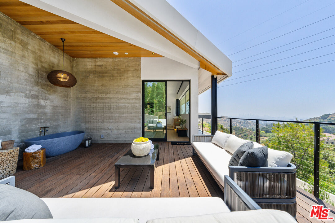 6825 Mulholland