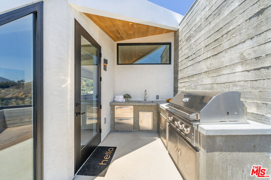6825 Mulholland