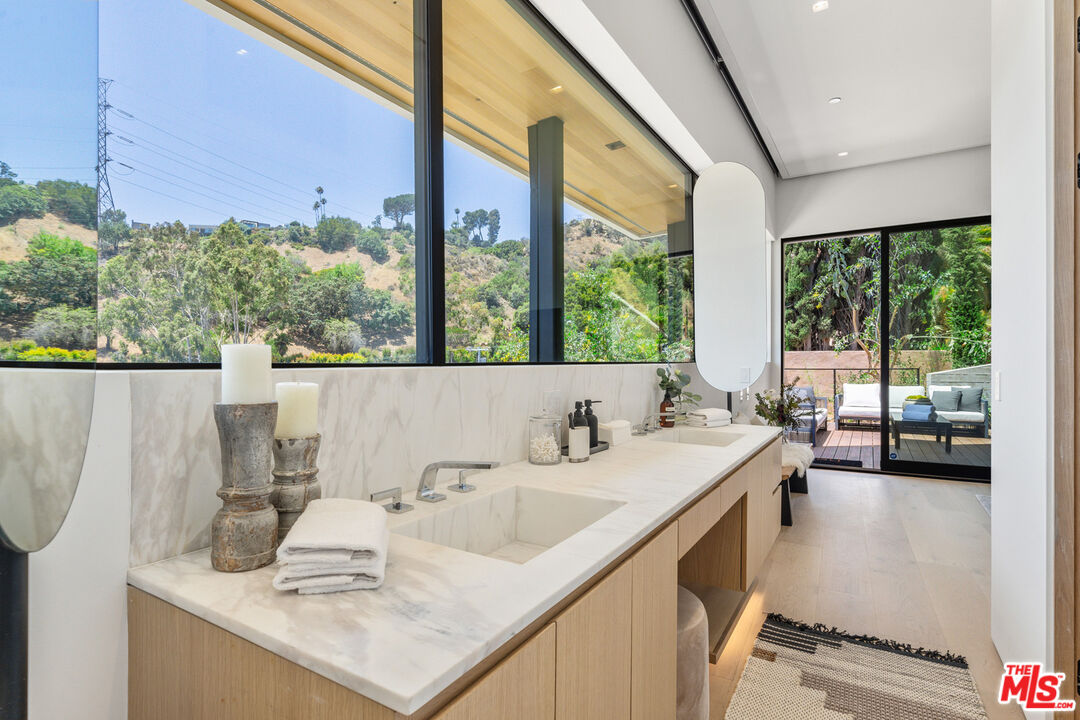6825 Mulholland