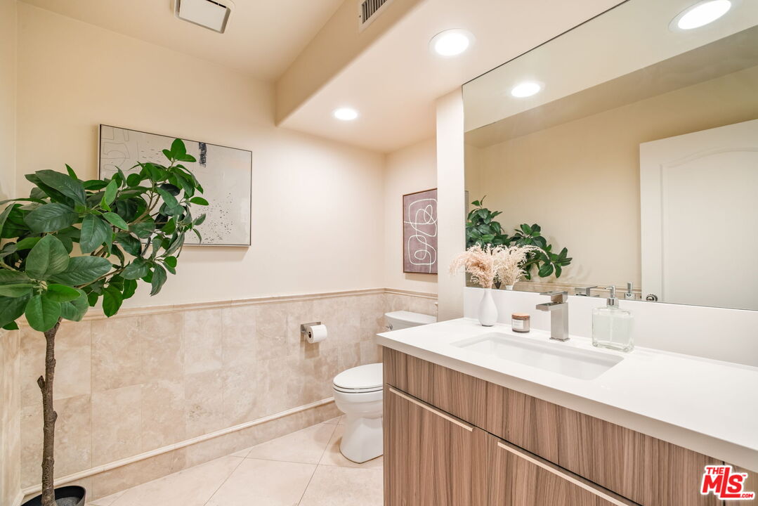 11635 Missouri Ave Unit: 3