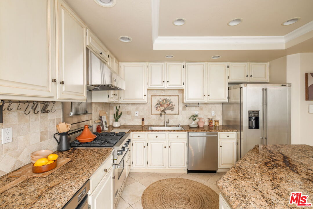 11635 Missouri Ave Unit: 3