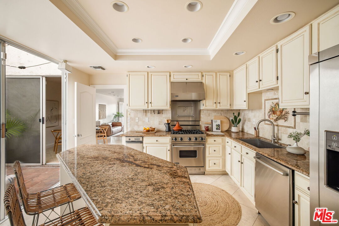 11635 Missouri Ave Unit: 3