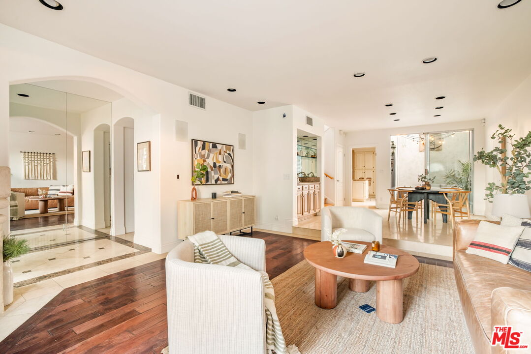 11635 Missouri Ave Unit: 3