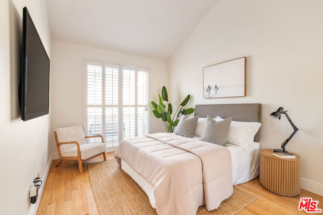 11635 Missouri Ave Unit: 3