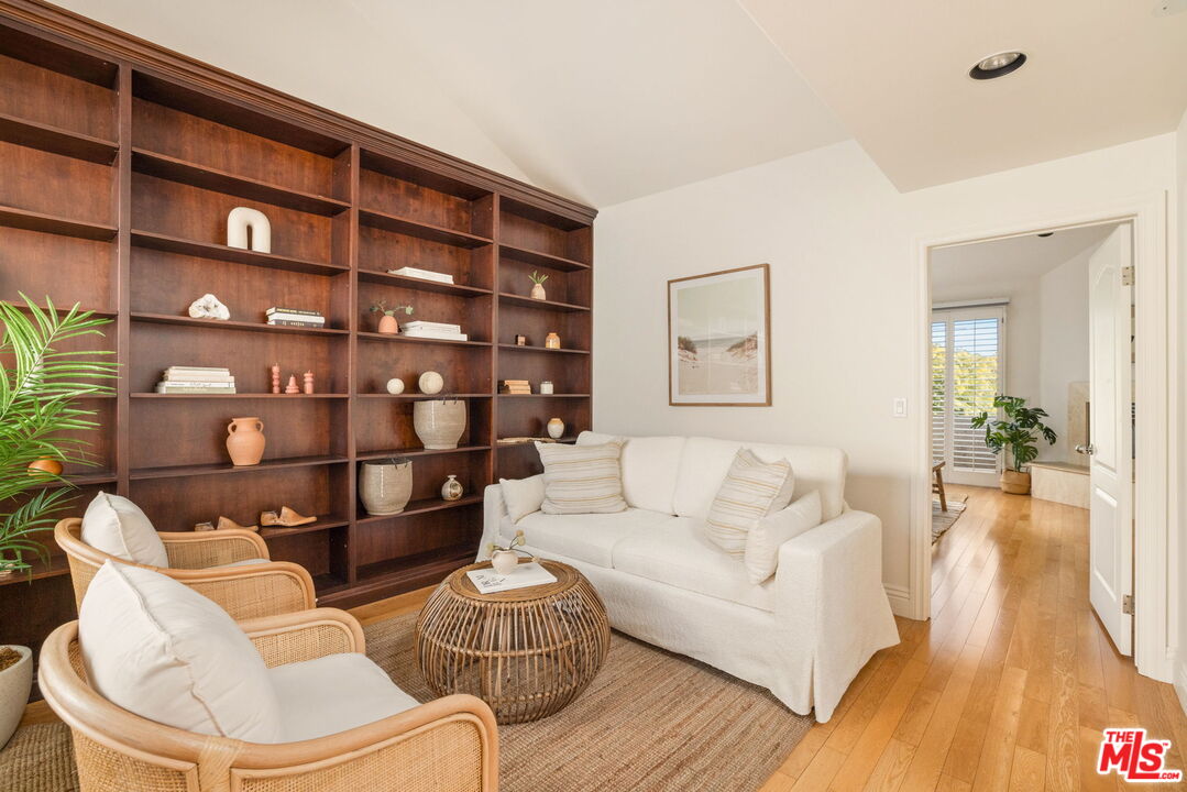 11635 Missouri Ave Unit: 3