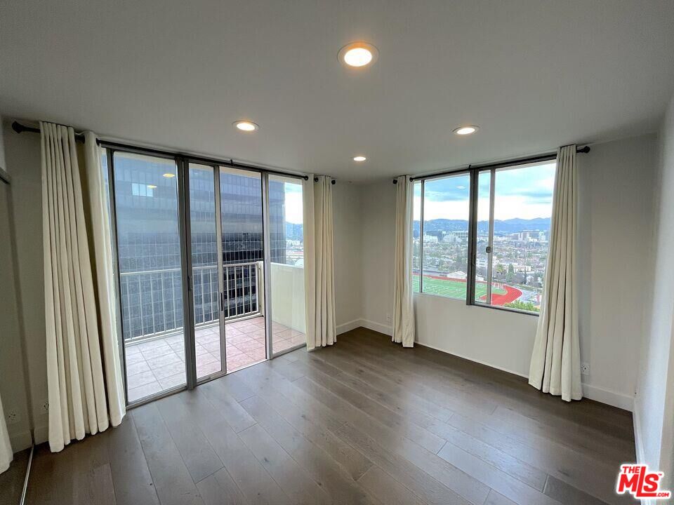 2160 Century Park Unit: 1102