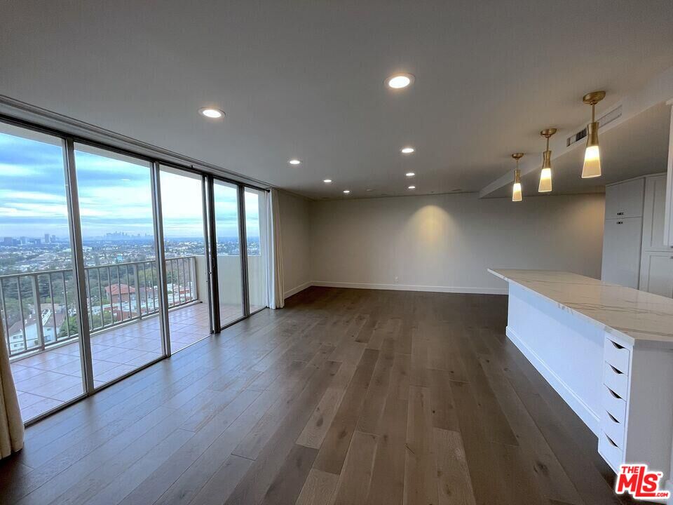 2160 Century Park Unit: 1102