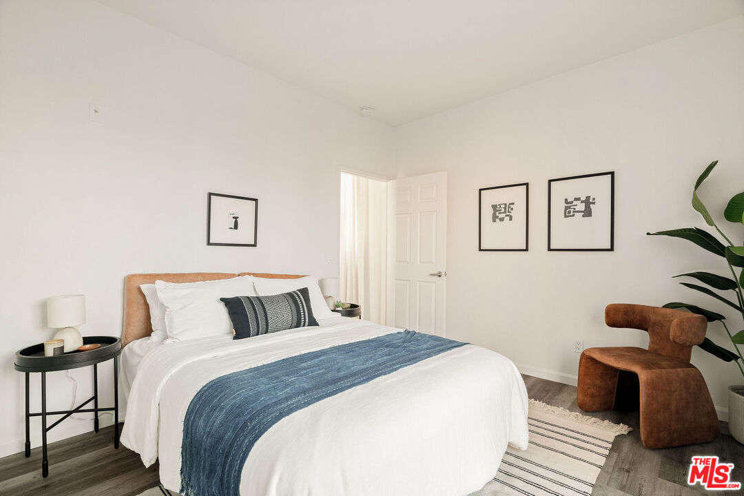 5051 Rosewood Ave Unit: 205