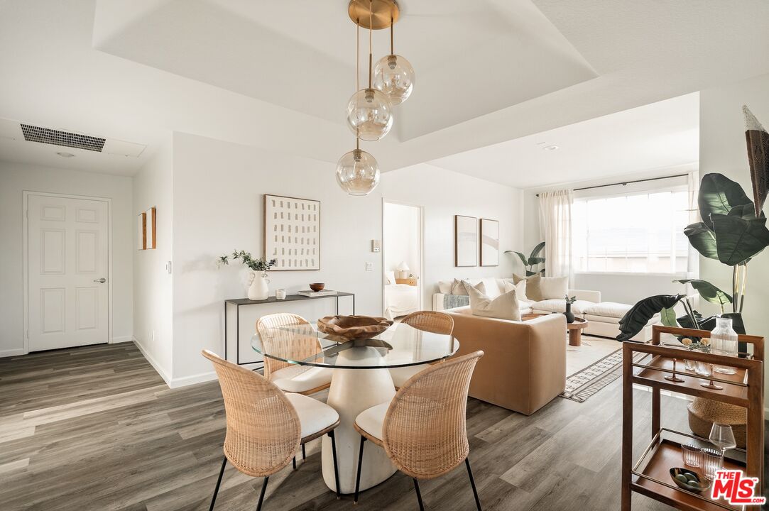 5051 Rosewood Ave Unit: 205