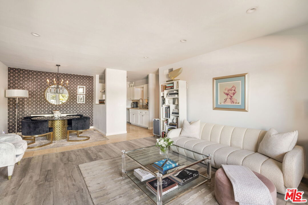 15344 Weddington St Unit: 313