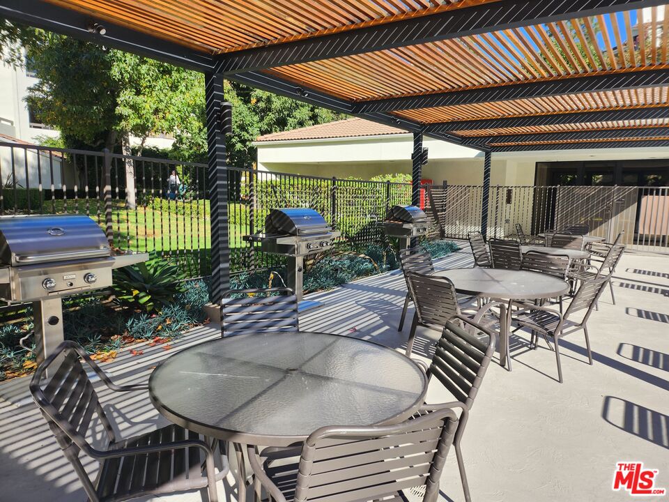 2122 Century Park Ln Unit: 213