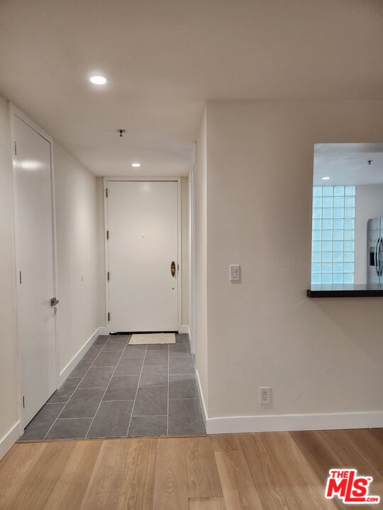 2122 Century Park Ln Unit: 213