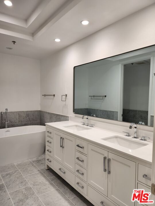 2122 Century Park Ln Unit: 213