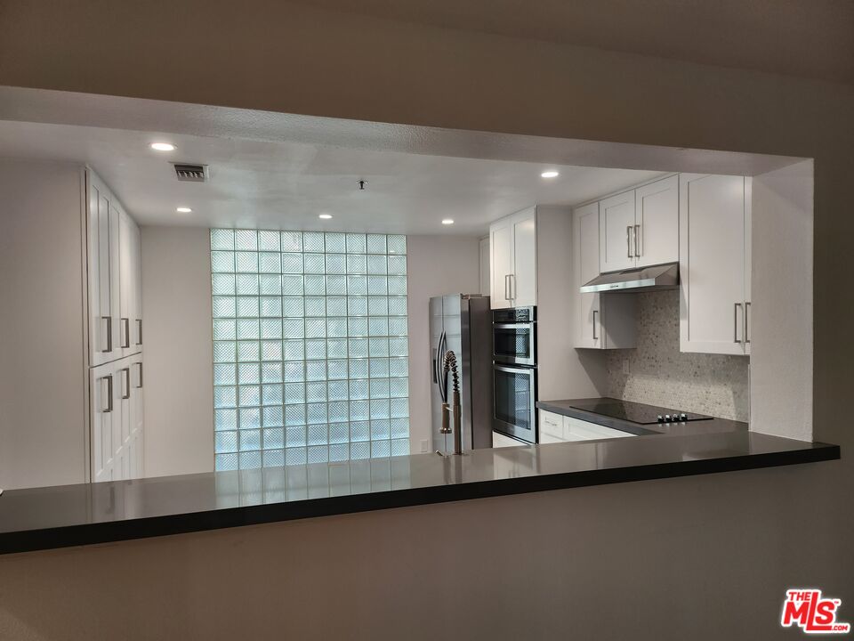 2122 Century Park Ln Unit: 213