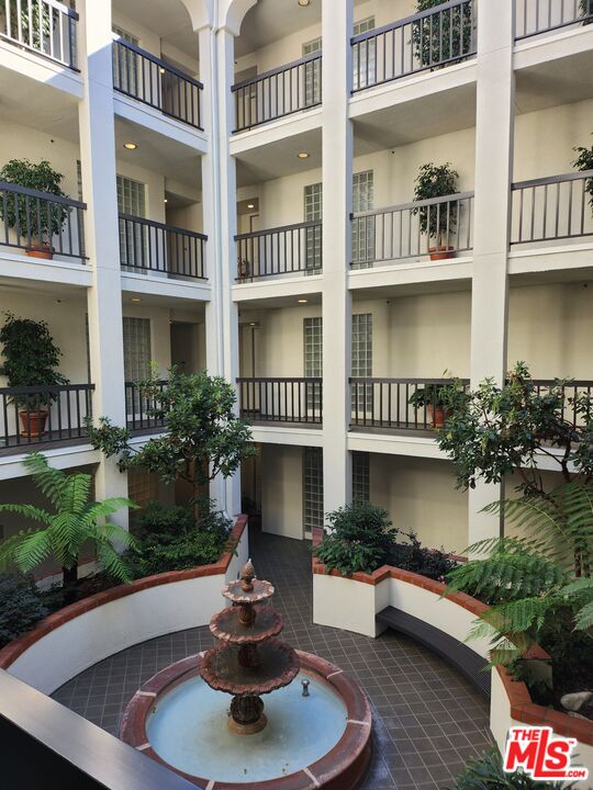 2122 Century Park Ln Unit: 213