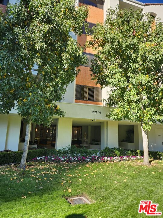 2122 Century Park Ln Unit: 213