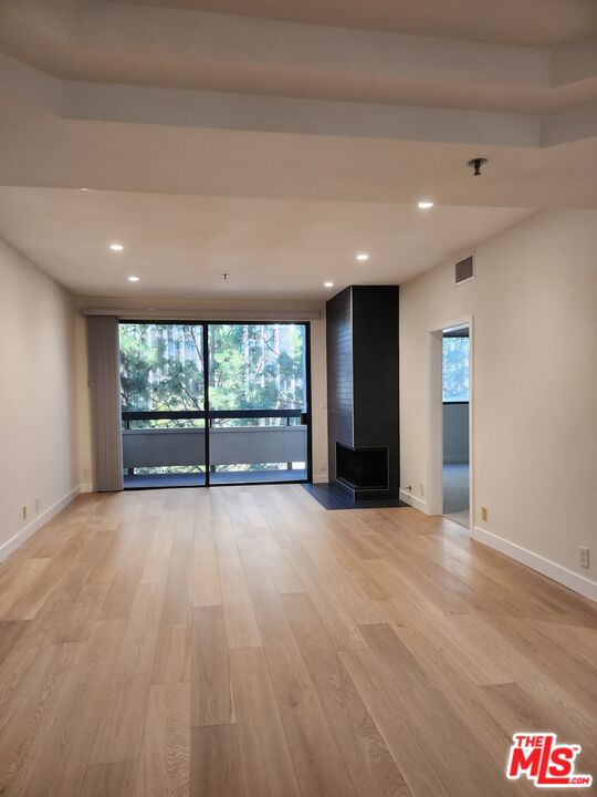 2122 Century Park Ln Unit: 213